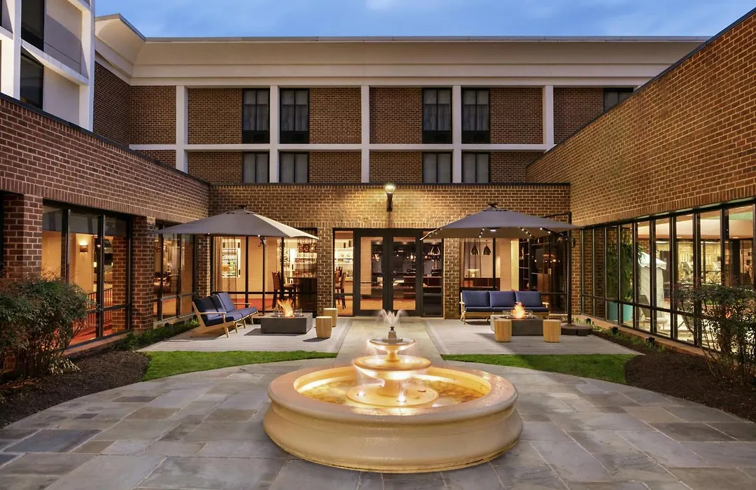 Doubletree By Hilton Mclean Tysons-1